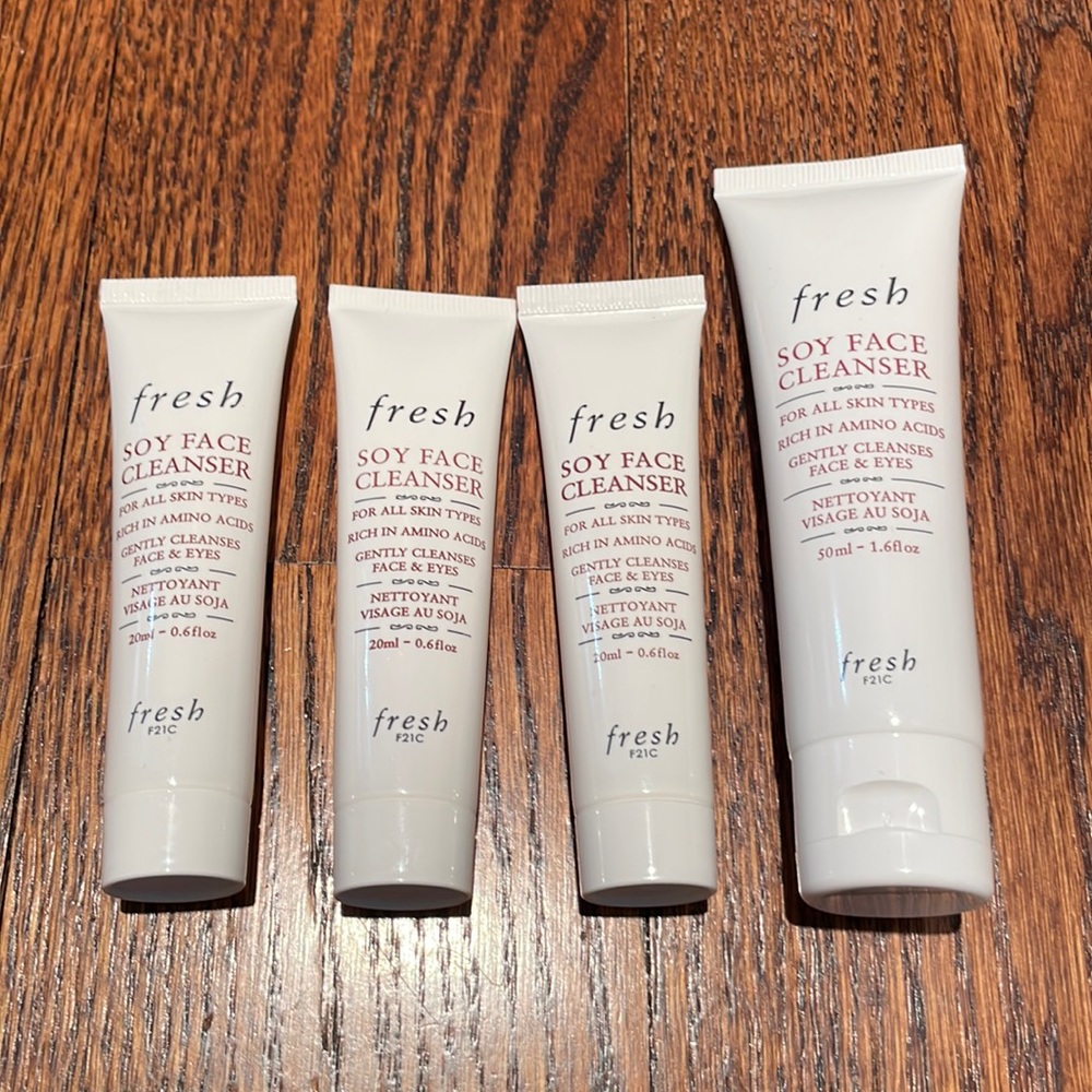 (4) Fresh Soy Face Cleanser